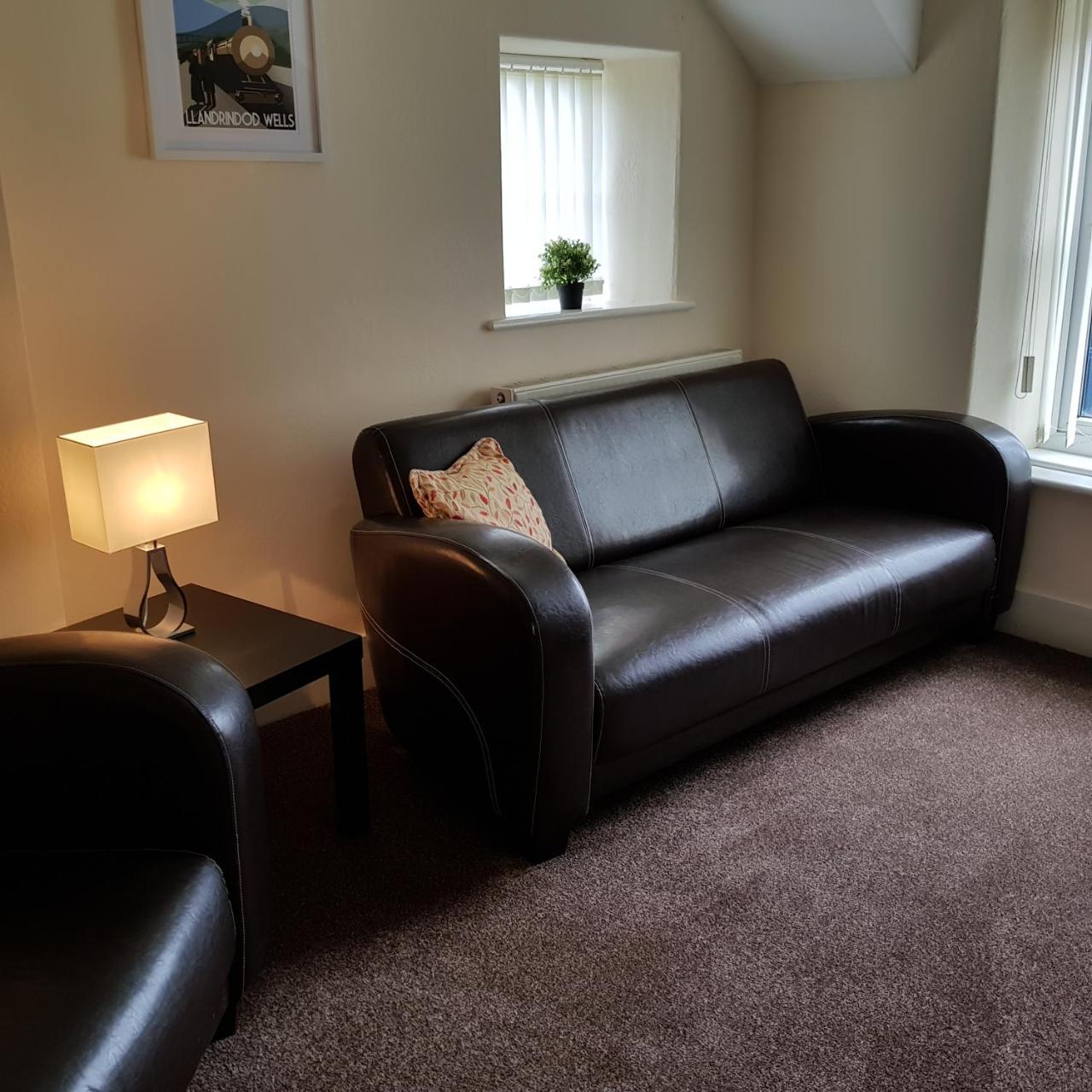 Ty Morgan'S Apartments Rhayader Exteriör bild